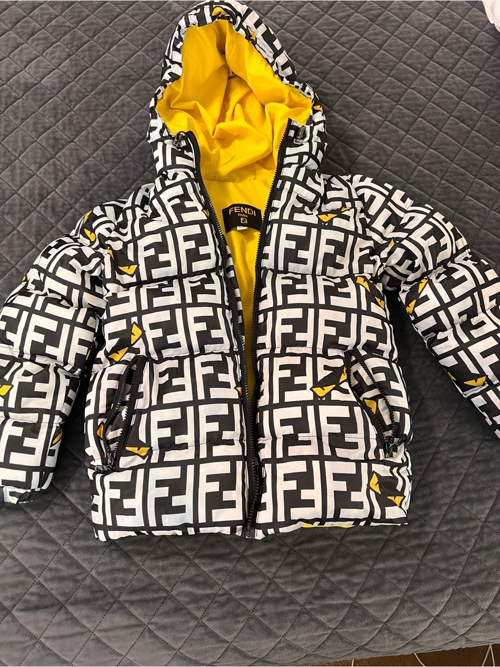 Fendi Kids Logo Puffer Jacket Hooded zip Size 8 9 Years Old Monster C1